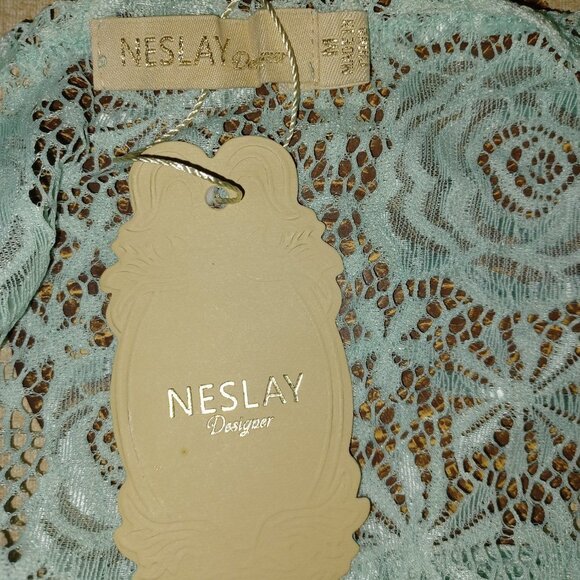 NWT - Gorgeous Mint Green Sleeveless Lace Top - Picture 8 of 8